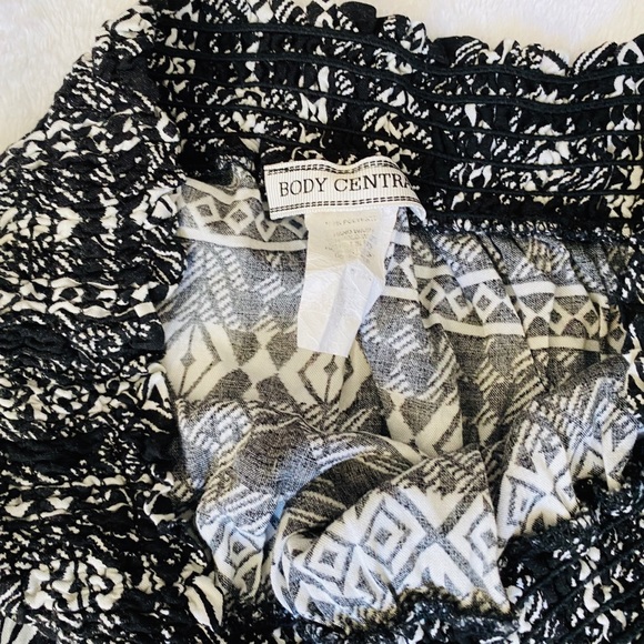 Body Central Aztec Strapless Romper - Picture 7 of 7